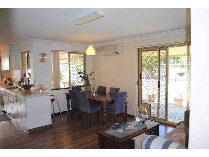 18 AUGUSTUS Way, Marangaroo WA 6064