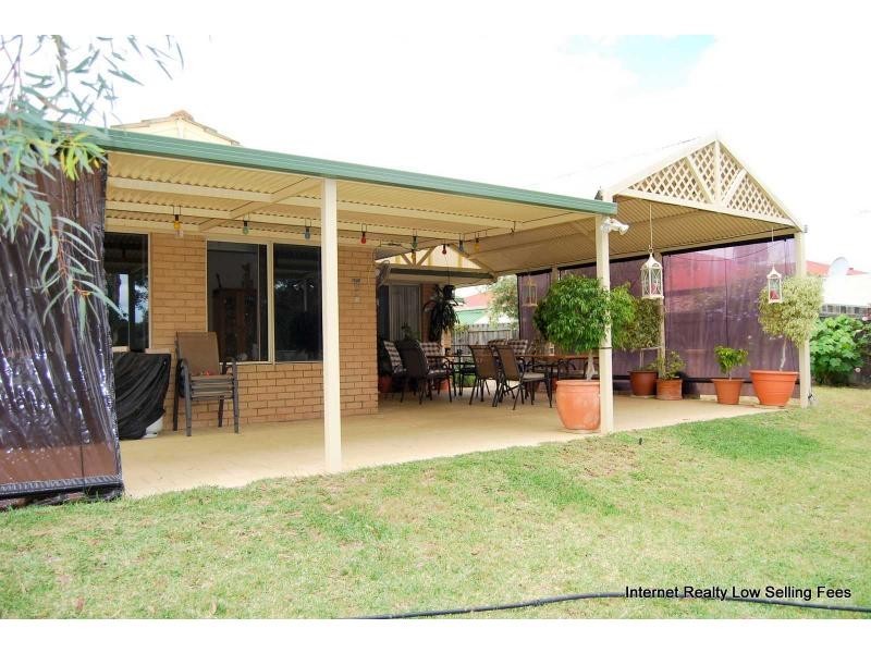 8 Sulphur Cove, Stratton WA 6056