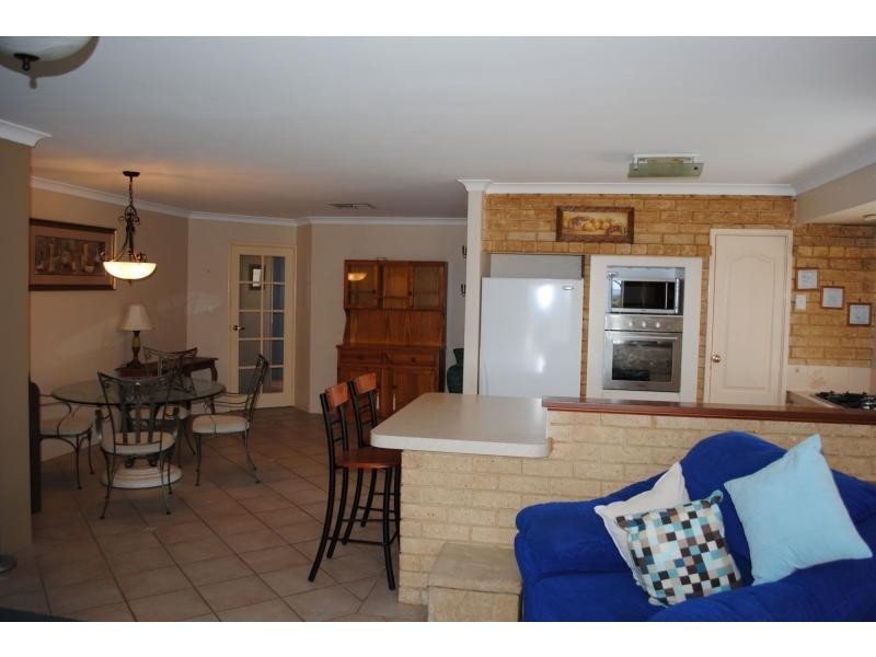56 The Avenue, Alexander Heights WA 6064