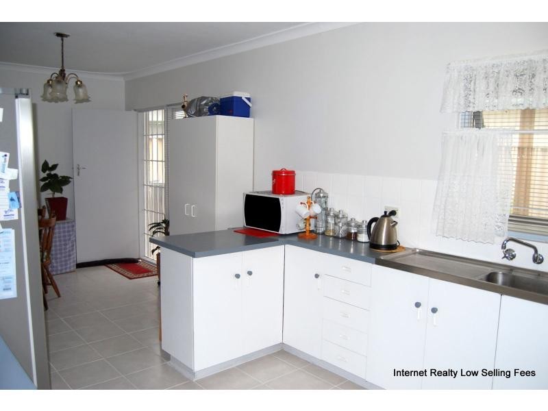 8 O’Sullivan Drive, Camillo WA 6111