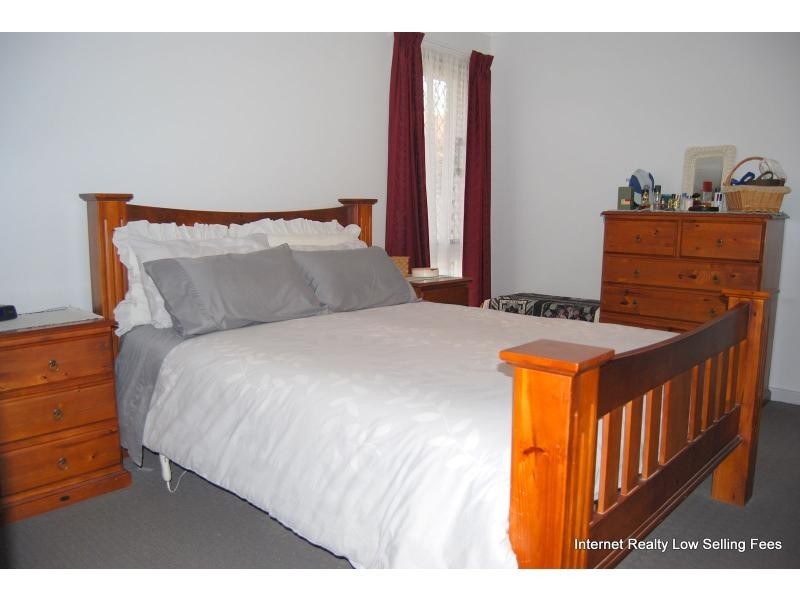 8 O’Sullivan Drive, Camillo WA 6111
