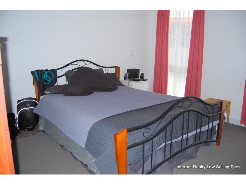 8 O’Sullivan Drive, Camillo WA 6111
