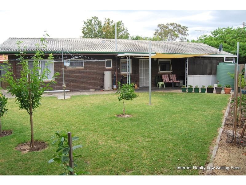 8 O’Sullivan Drive, Camillo WA 6111