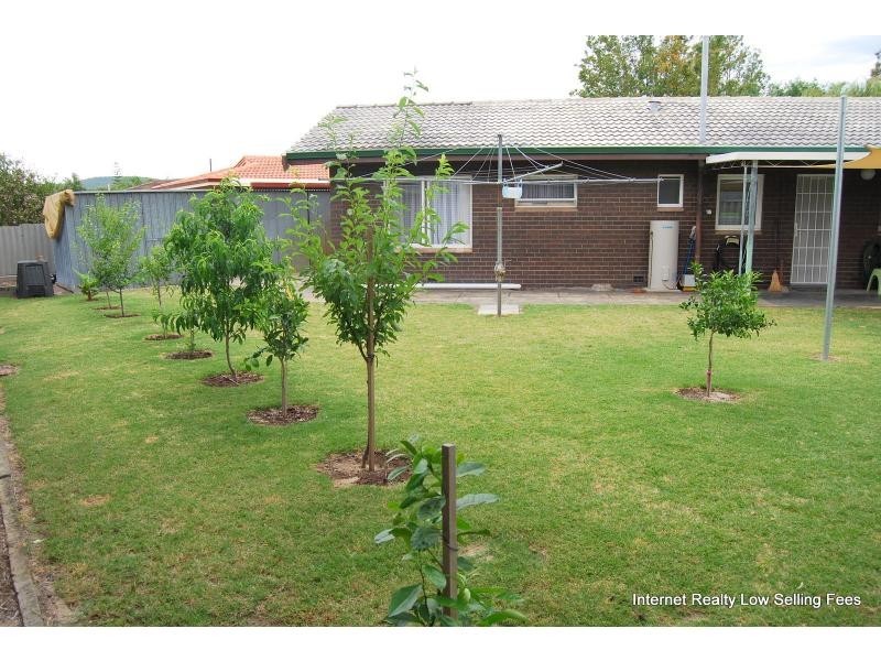 8 O’Sullivan Drive, Camillo WA 6111