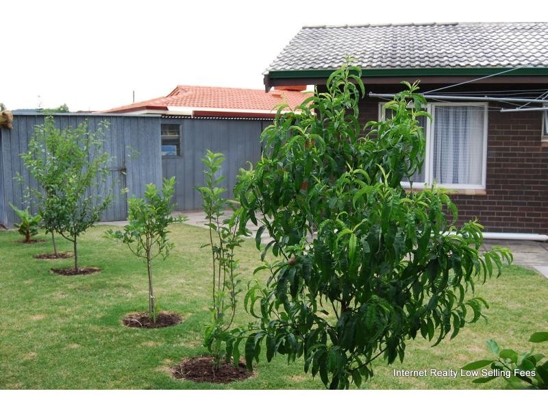 8 O’Sullivan Drive, Camillo WA 6111