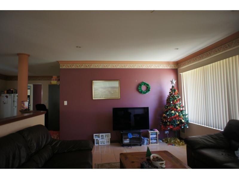 106 BERKLEY Road, Marangaroo WA 6064