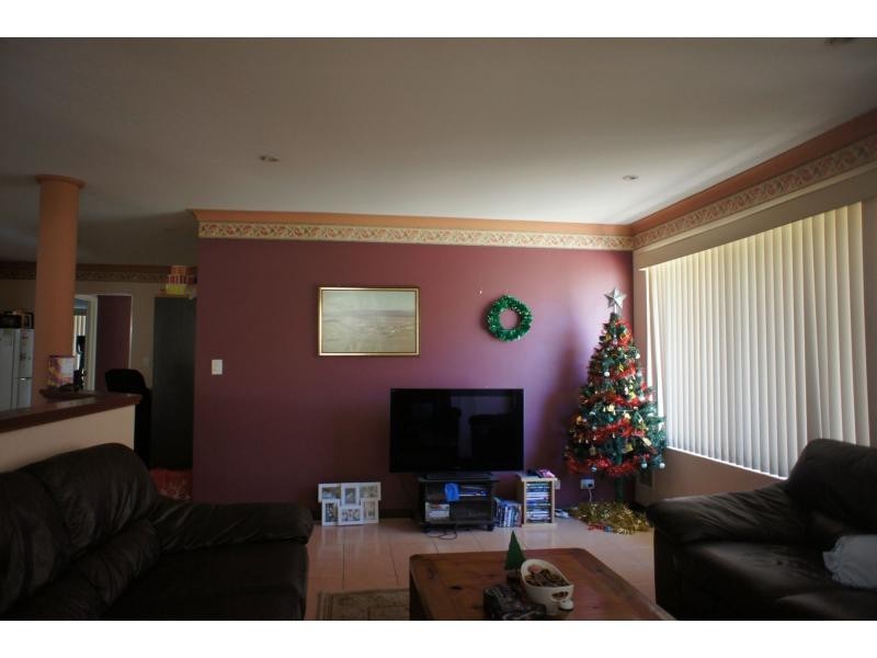 106 BERKLEY Road, Marangaroo WA 6064