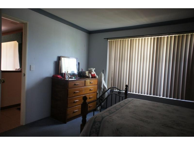 106 BERKLEY Road, Marangaroo WA 6064