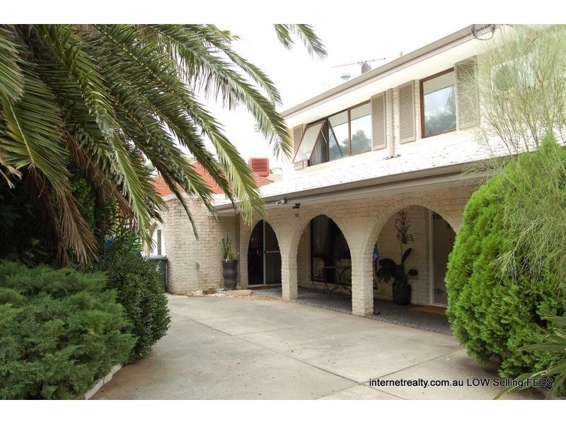 5 Chenard Street, Carine WA 6020