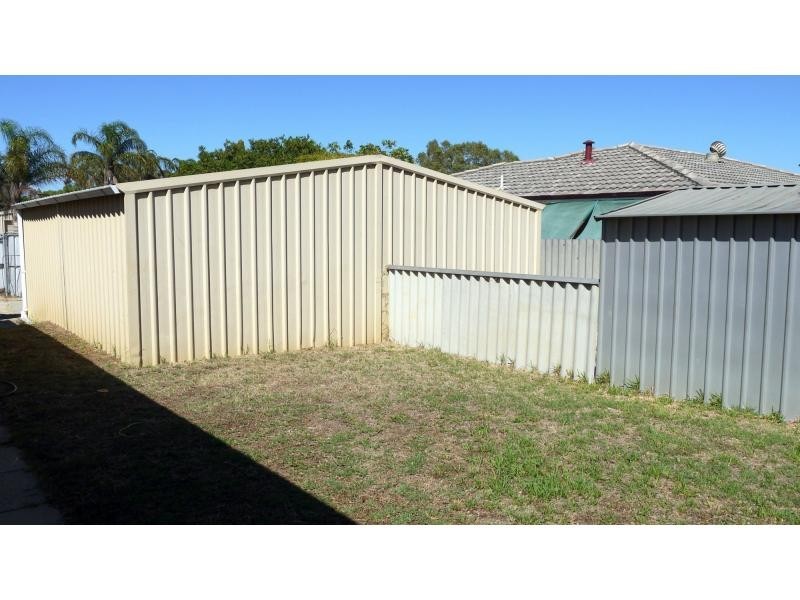 87 Tijuana Road, Brookdale WA 6112