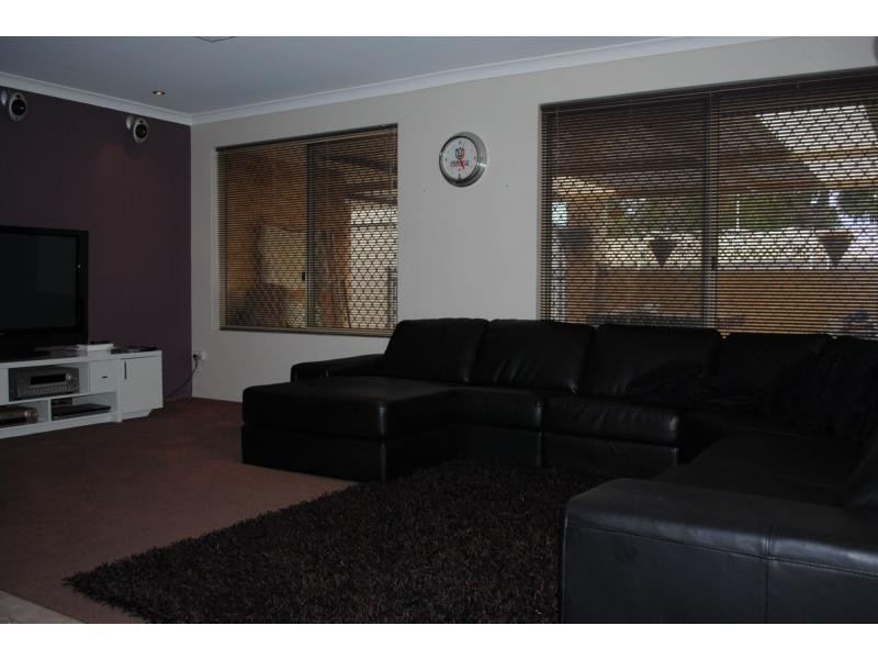 22 Gaby Way, Marangaroo WA 6064