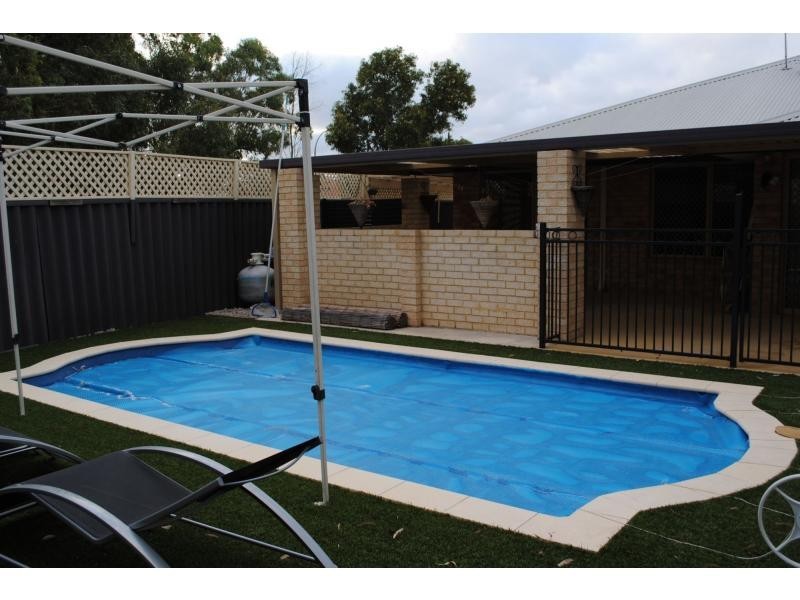 22 Gaby Way, Marangaroo WA 6064