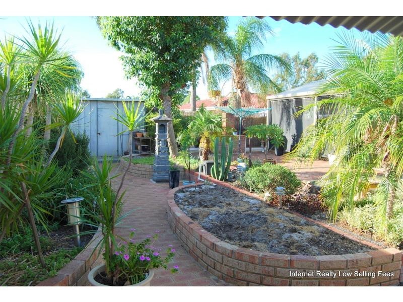 5 Dollis Way, Camillo WA 6111