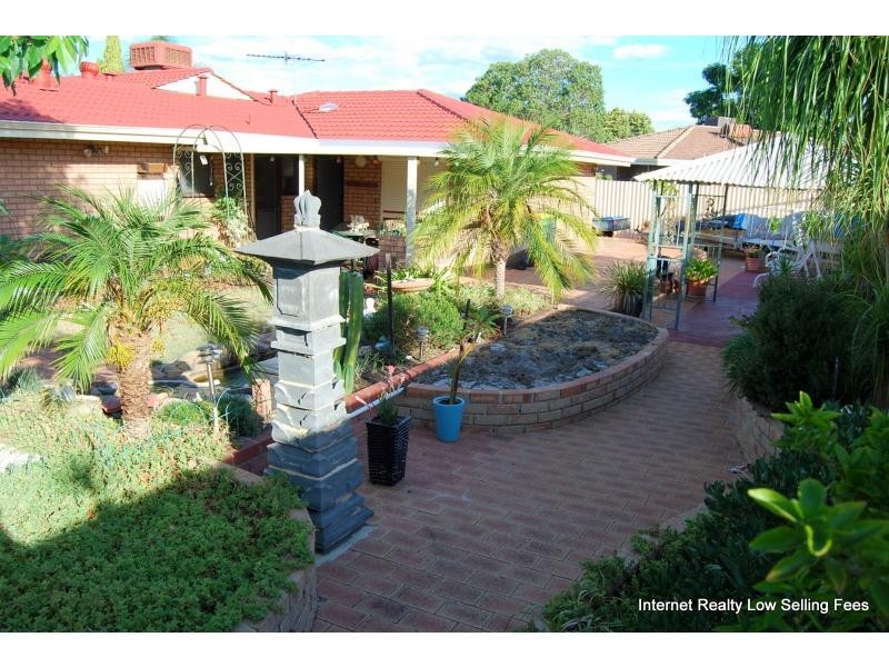 5 Dollis Way, Camillo WA 6111