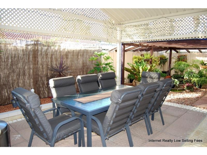 5 Dollis Way, Camillo WA 6111