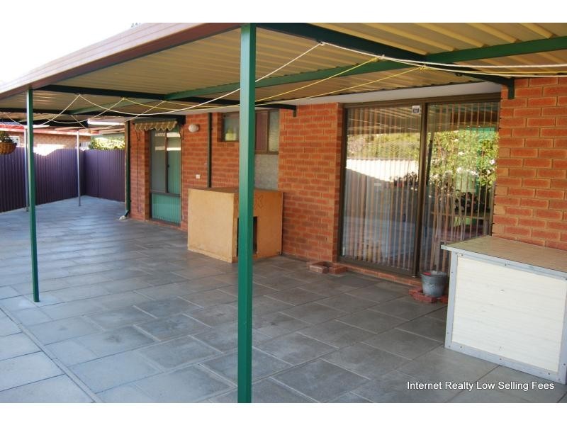 3 Dyson Court, Camillo WA 6111