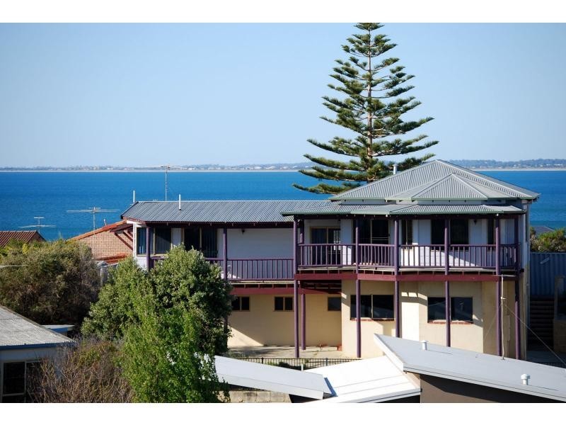 22b Valley Road, Halls Head WA 6210