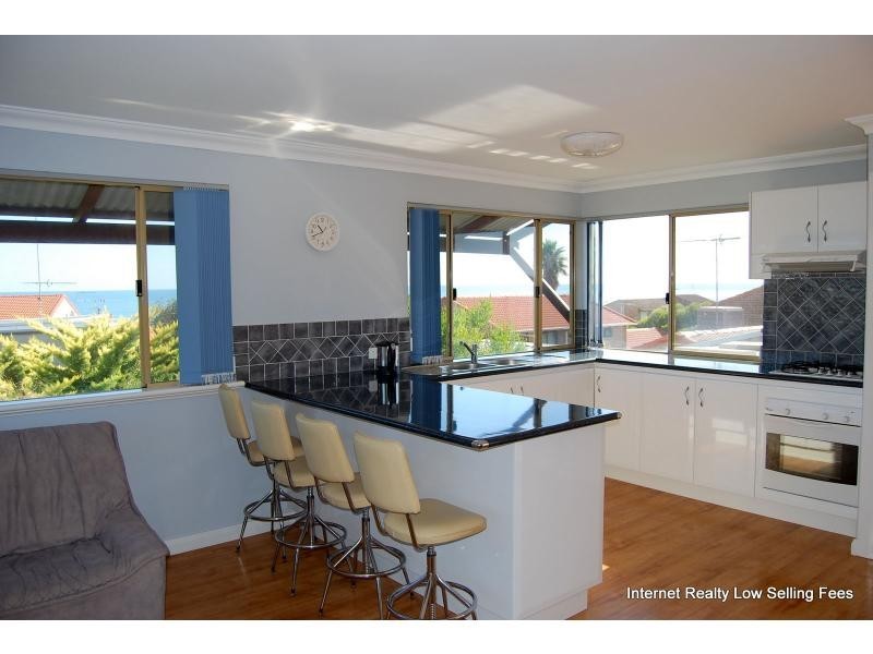 22b Valley Road, Halls Head WA 6210