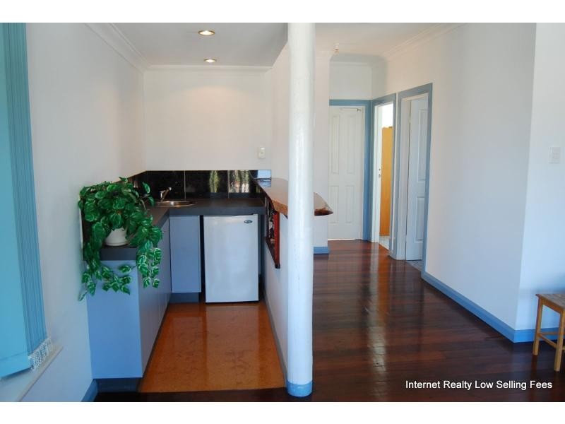 22b Valley Road, Halls Head WA 6210