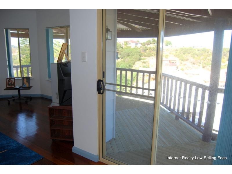 22b Valley Road, Halls Head WA 6210