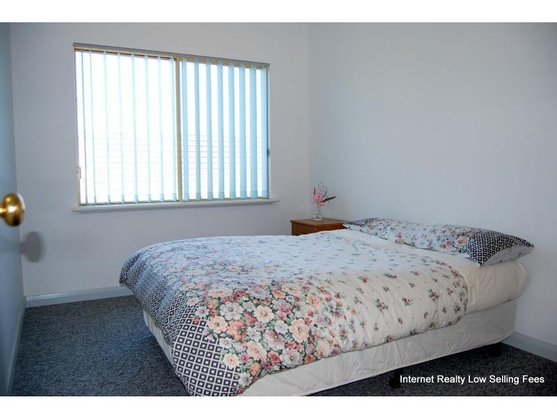 22b Valley Road, Halls Head WA 6210