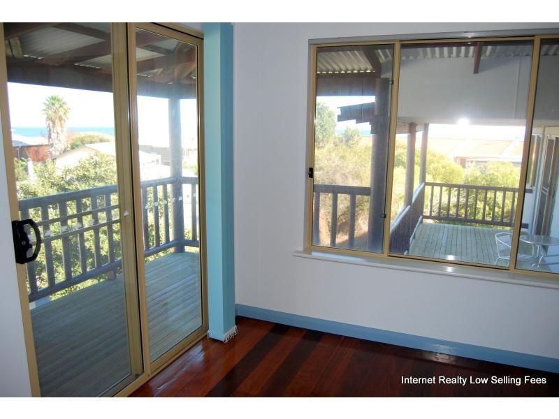 22b Valley Road, Halls Head WA 6210