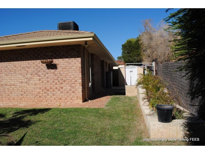 3 Thaxted Place, Swan View WA 6056