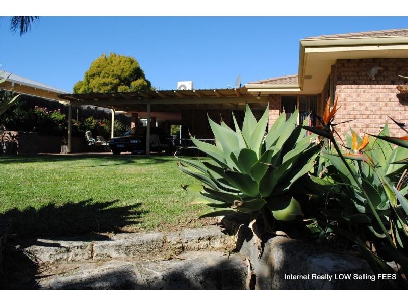 3 Thaxted Place, Swan View WA 6056
