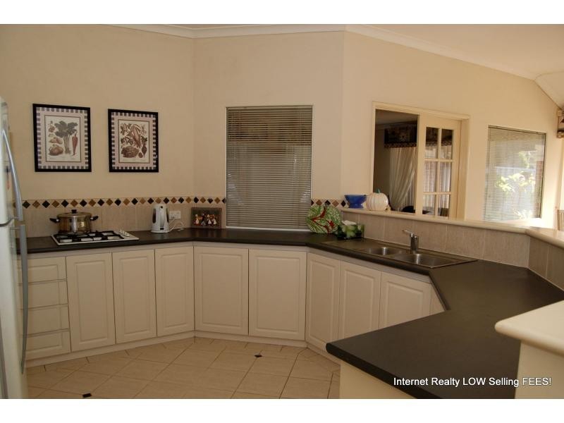 68 Carwoola Circle, Carramar WA 6031