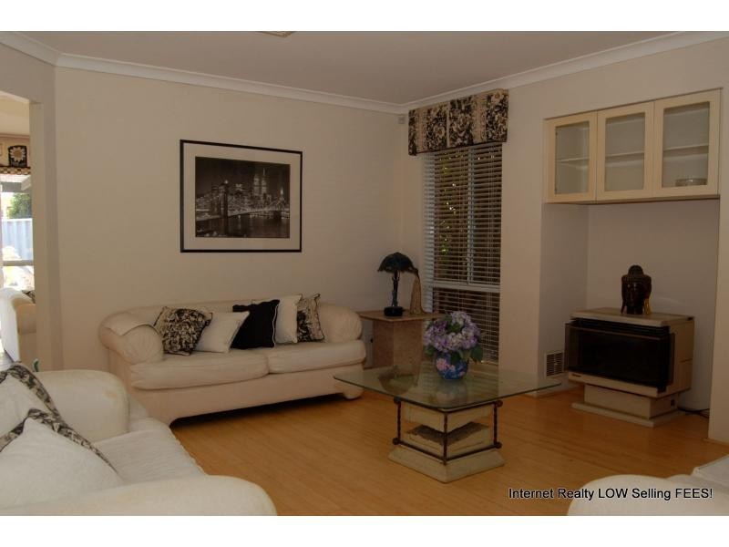 68 Carwoola Circle, Carramar WA 6031