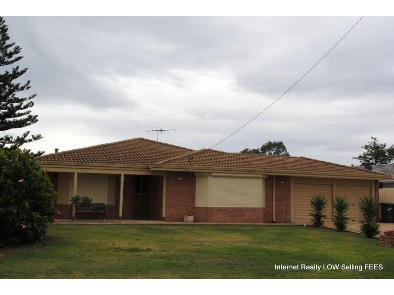 13 Mackay Way, Hillarys WA 6025