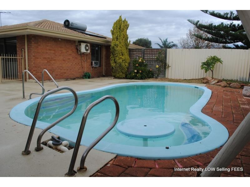 13 Mackay Way, Hillarys WA 6025