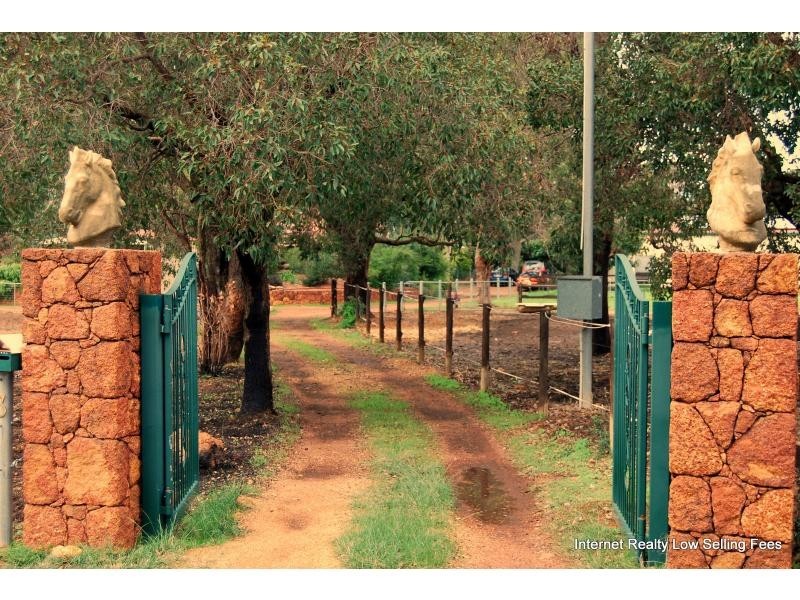 3 Tower Road, Roleystone WA 6111