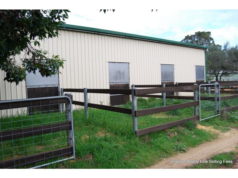 3 Tower Road, Roleystone WA 6111