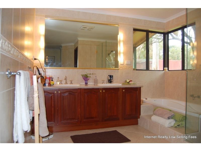 3 Tower Road, Roleystone WA 6111