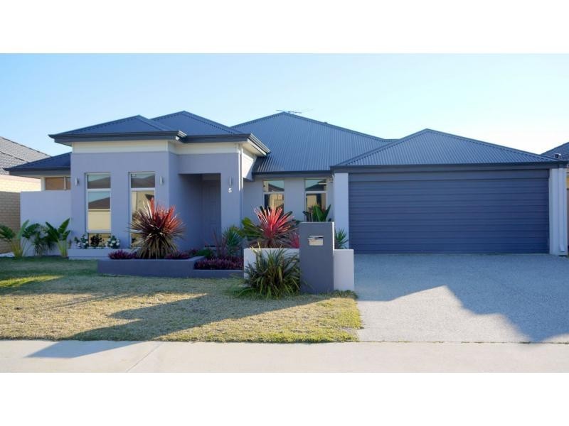 5 Berlin Drive, Hocking WA 6065