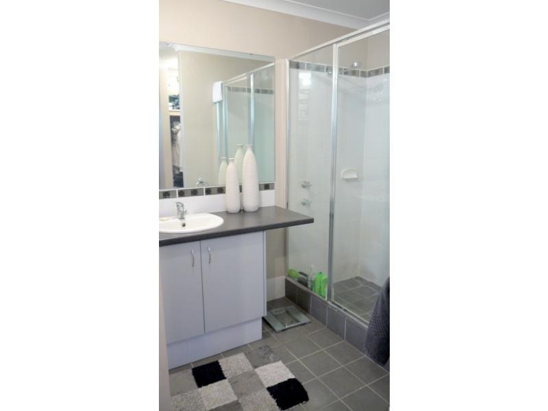 5 Berlin Drive, Hocking WA 6065