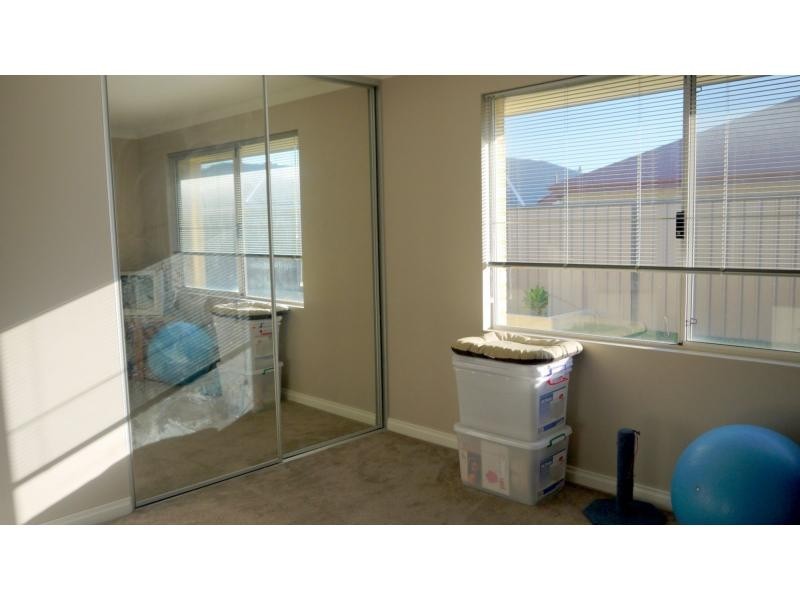 5 Berlin Drive, Hocking WA 6065