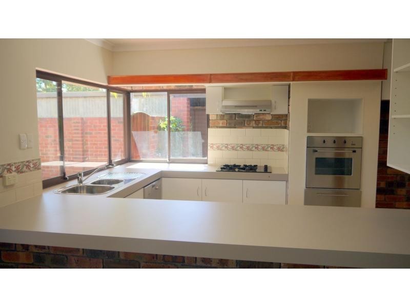 5 Cadogan Street, Kingsley WA 6026