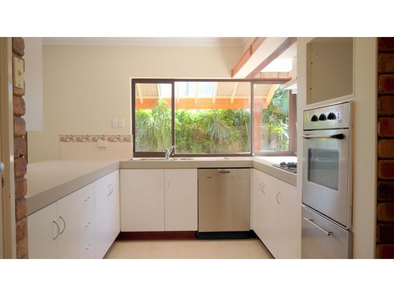 5 Cadogan Street, Kingsley WA 6026