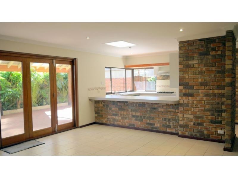 5 Cadogan Street, Kingsley WA 6026