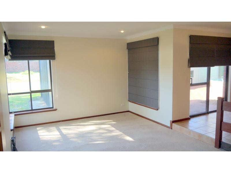 5 Cadogan Street, Kingsley WA 6026