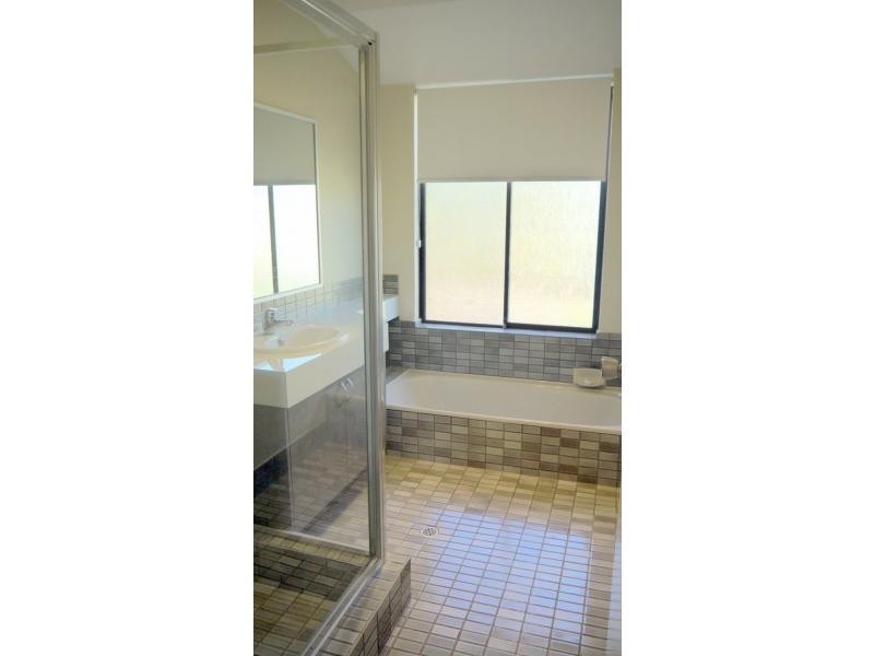 5 Cadogan Street, Kingsley WA 6026