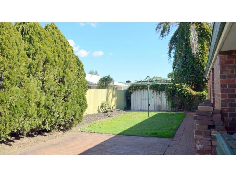 5 Cadogan Street, Kingsley WA 6026