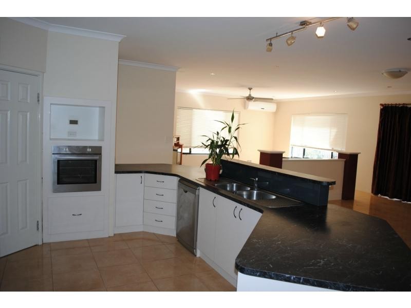 251 Santa Barbara Parade, Jindalee WA 6036