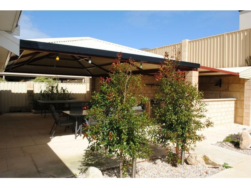 251 Santa Barbara Parade, Jindalee WA 6036