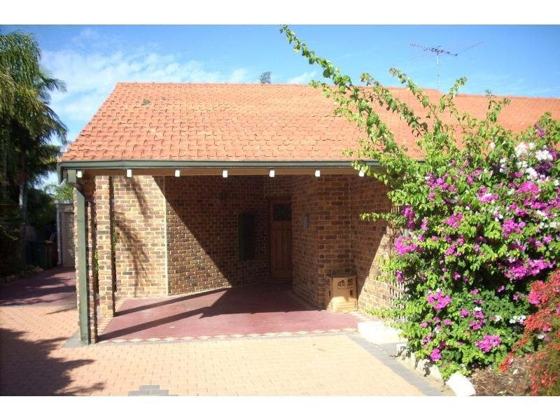 6 Gleneagles Close, Connolly WA 6027