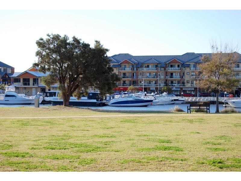 2/42 Ormsby Terrace, Mandurah WA 6210
