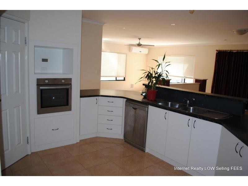 251 Santa Barbara Parade, Jindalee WA 6036