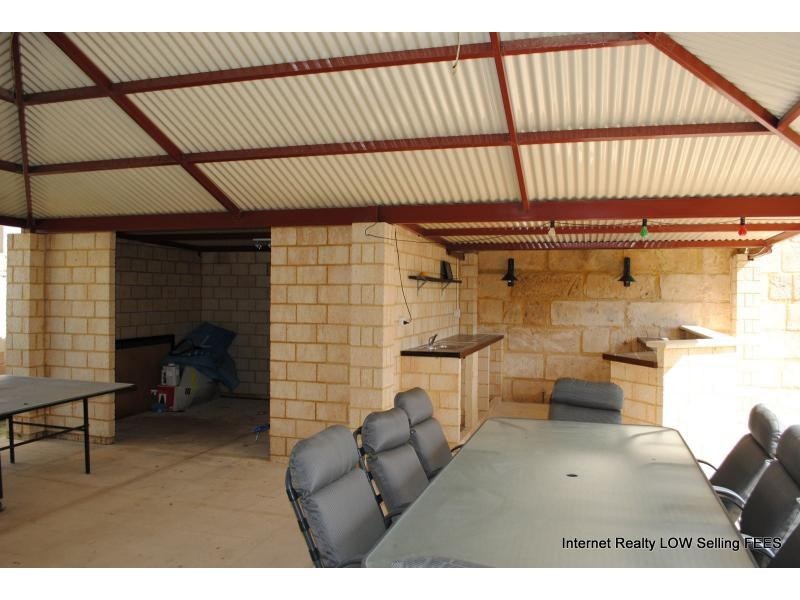 251 Santa Barbara Parade, Jindalee WA 6036